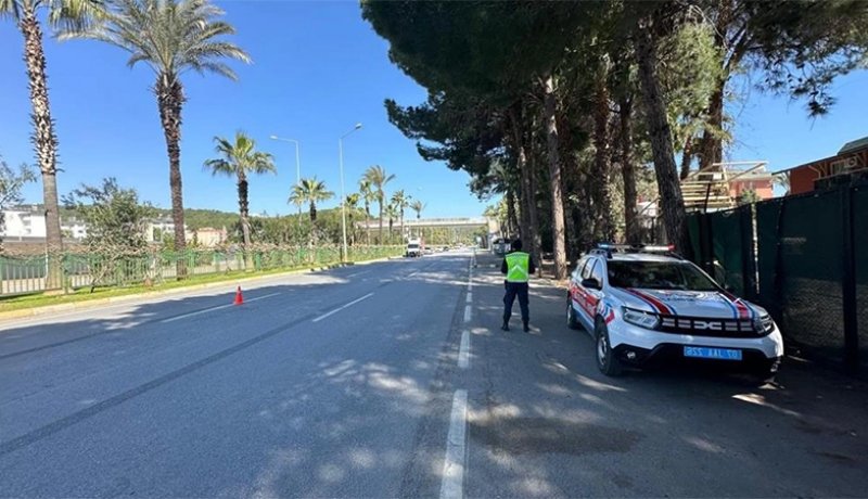 Alanya'da jandarmadan araç ve sürücülerine ceza