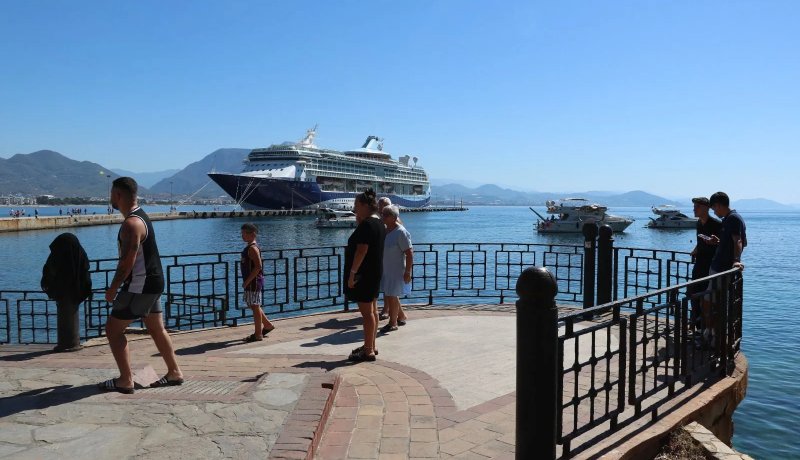 Alanya esnafı onları görünce sevindi: İngilizler sokakları doldurdu