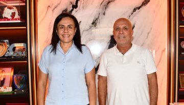 Başhekim Prof. Dr. Banu Karakuş Yılmaz'dan Alanyaspor'a ziyaret