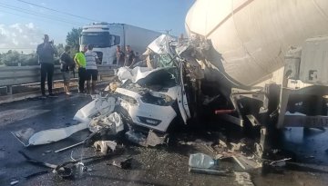 Sürücü saniyelerle kurtuldu: Antalya'da zincirleme kaza