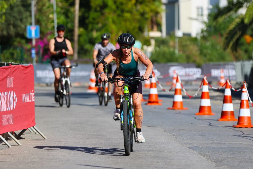 Alanya'da 34. Triatlonu start aldı