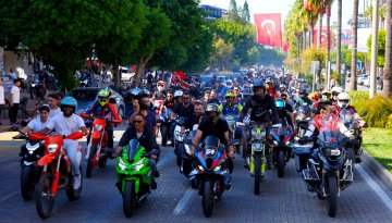 Toprak Razgatlıoğlu Alanya'da coşkuyla karşılan