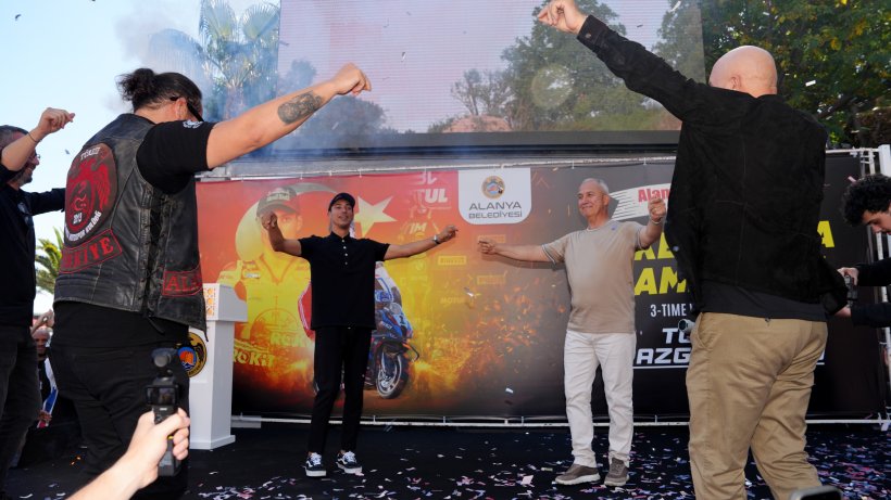 Toprak Razgatlıoğlu Alanya'da coşkuyla karşılan