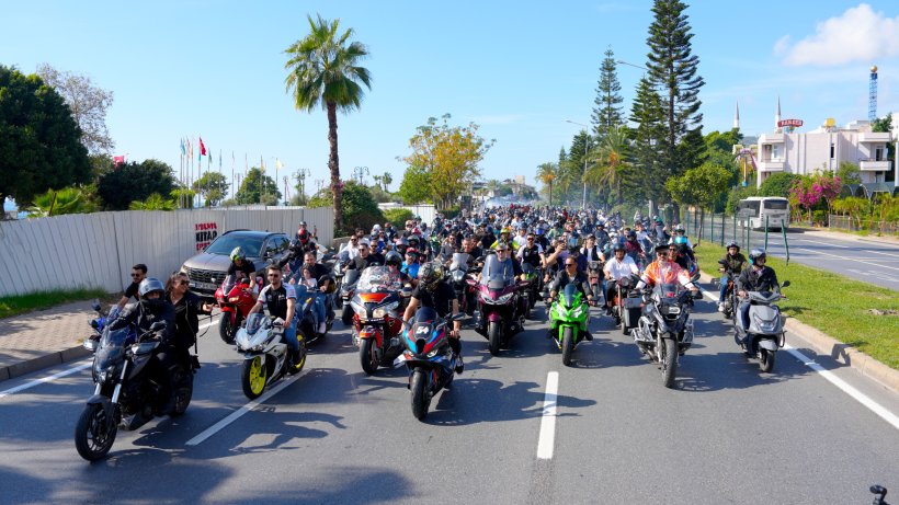 Toprak Razgatlıoğlu Alanya'da coşkuyla karşılan