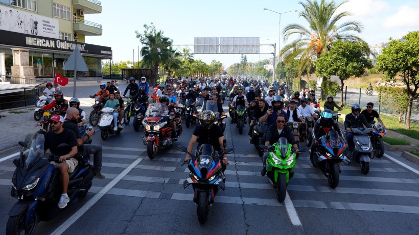 Toprak Razgatlıoğlu Alanya'da coşkuyla karşılan