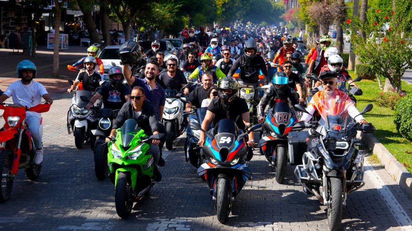 Toprak Razgatlıoğlu Alanya'da coşkuyla karşılan