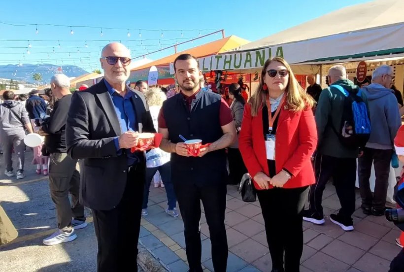 Alanya Noel Pazarı g&ouml;rkemli bir katılımla sona erdi