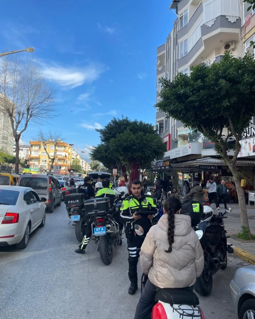 Alanya&rsquo;da Emniyetinden Motosikletlere Sıkı Uygulama