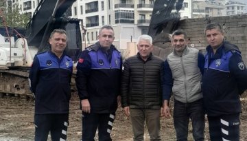 Belediye Ekipleri Mahmutlar'daki o alanda temizlik çalışması yaptı