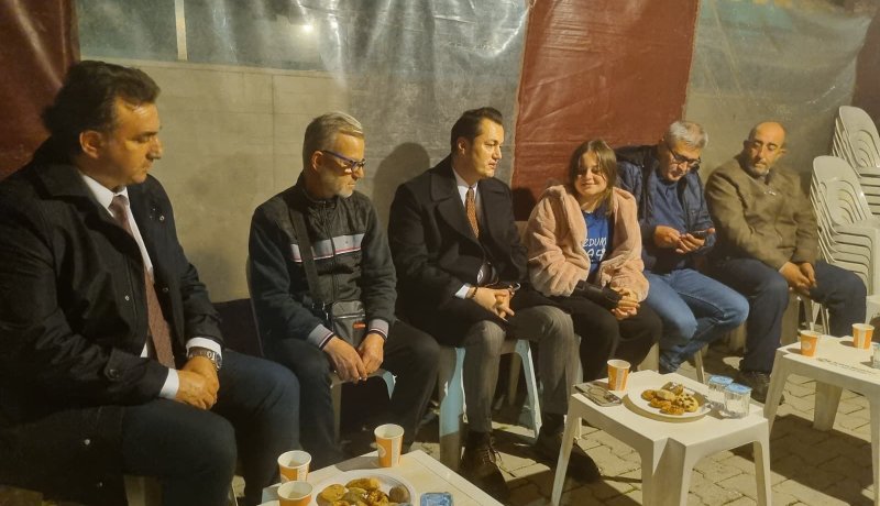 Kaymakam Öztürk ve İlçe Milli Eğitim Müdürü Yılmaz, Akgün ailesini yalnız bırakmadı