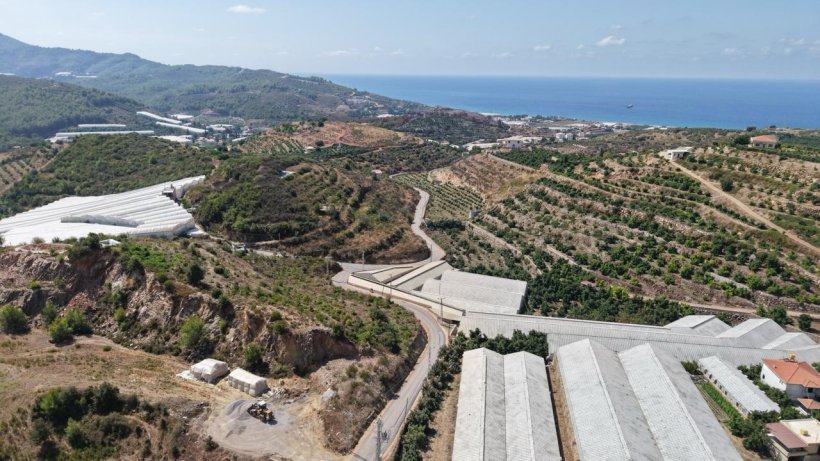 ALANYA BELEDİYESİ’NDEN YEŞİLÖZ MAHALLESİ’NE 5 KİLOMETRELİK ASFALT KONFORU