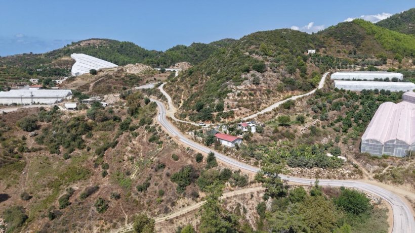 ALANYA BELEDİYESİ’NDEN YEŞİLÖZ MAHALLESİ’NE 5 KİLOMETRELİK ASFALT KONFORU
