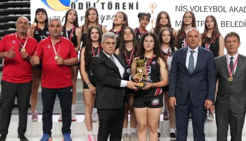 Gazipaşa Voleybolunda Tarihi Adım: Gençlerbirliği Antalya Süper Ligi Sahnesinde!