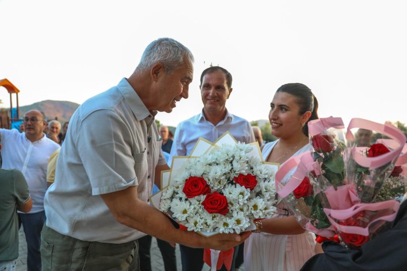 ÖZÇELİK SÖZÜNÜ TUTTU: İLK MAHALLE BULUŞMASI GÖZÜKÜÇÜKLÜ'DE GERÇEKLEŞTİ