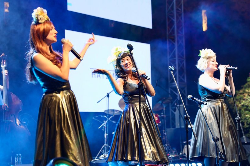CAZIN BÜYÜSÜ ALANYA’YI SARDI - FESTİVAL RENKLİ GÖRÜTÜNLERLE BAŞLADI