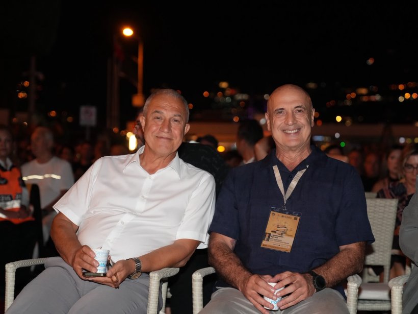CAZIN BÜYÜSÜ ALANYA’YI SARDI - FESTİVAL RENKLİ GÖRÜTÜNLERLE BAŞLADI