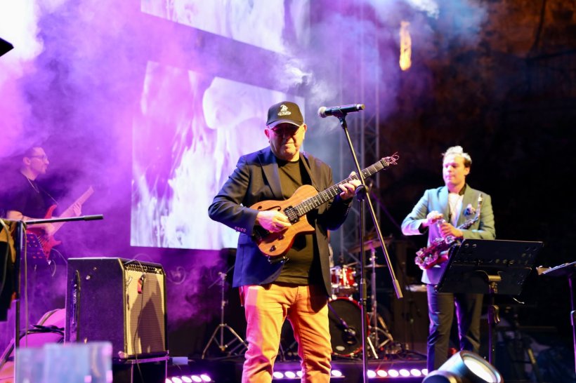 CAZIN BÜYÜSÜ ALANYA’YI SARDI - FESTİVAL RENKLİ GÖRÜTÜNLERLE BAŞLADI