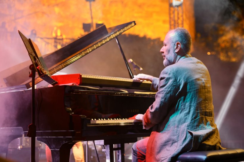 CAZIN BÜYÜSÜ ALANYA’YI SARDI - FESTİVAL RENKLİ GÖRÜTÜNLERLE BAŞLADI