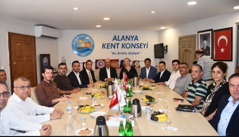 Alanya Kent Konseyi Buluşması: Çavuşoğlu ve Protokol Üyeleri Bir Araya Geldi